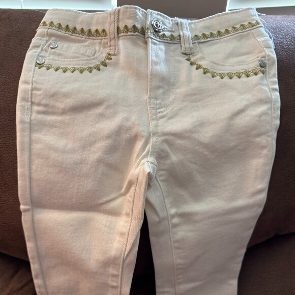 Matilda Jane Girls Size 4 Spring crop jeans– White with Green Embroidery Trim - Picture 3 of 8